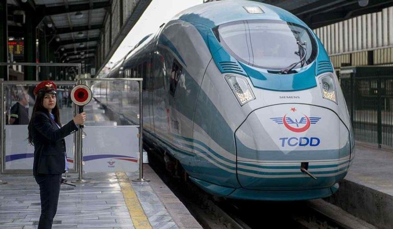 Tren yolculuklarında yeni dönem.. 1 Eylül’den itibaren biletler tamamen dijital olacak..