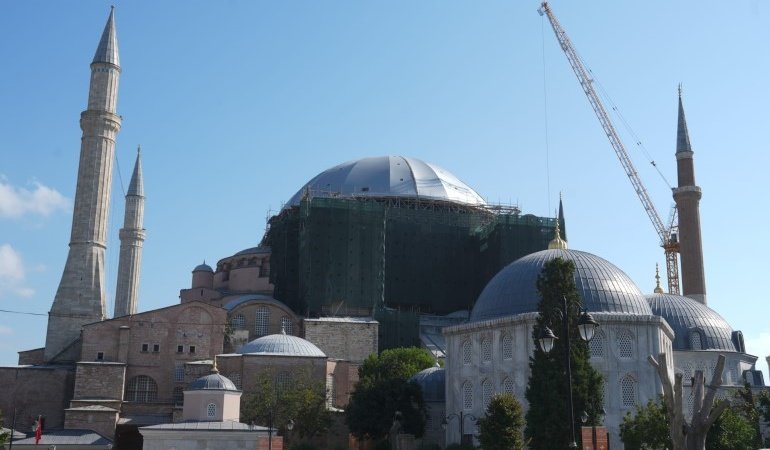 AYASOFYA’NIN MİHRAP BÖLÜMÜNDEKİ KUBBEDE GÜÇLENDİRME VE KONSERVASYON ÇALIŞMALARI BAŞLIYOR