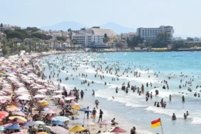 Antalya-turizminde-alarm.-8-ayda-664-bin-turist-kaybi-featured
