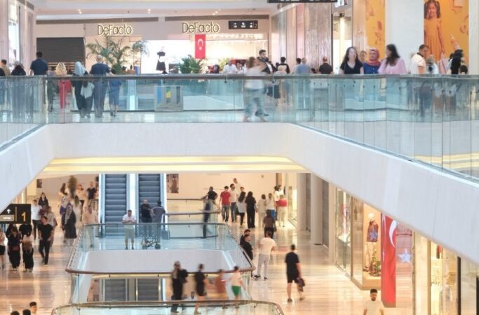 Florya’da yeni yaşam merkezi açıldı.. 220’den fazla marka Koru Florya’da buluştu..