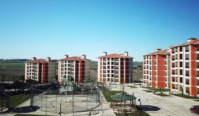 Kiralık sosyal konutta başvurular sona erdi: Kura tarihi belli oldu! İşte ilçelere göre konut sayıları..