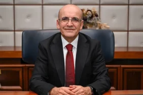 Mehmet-Simsek-New-Yorkta-acikladi-Turkiyede-yatirim-icin-one-cikan-sektorler-featured