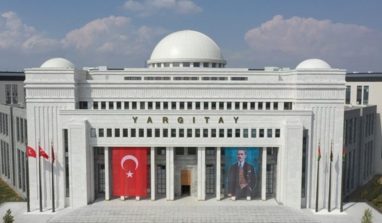 Yargıtay’dan kiracıları ilgilendiren kritik depozito kararı: Ev satılırsa parayı kim iade edecek?